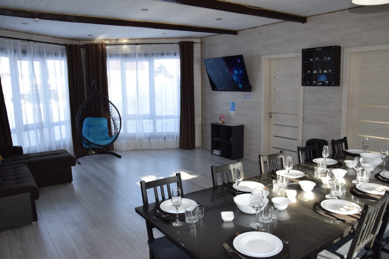 Четырнадцатиместный (Маверик Дом 2 в Шерегеше с баней и чаном), Гостевой дом Маверик