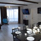 Четырнадцатиместный (Маверик Дом 2 в Шерегеше с баней и чаном), Гостевой дом Маверик