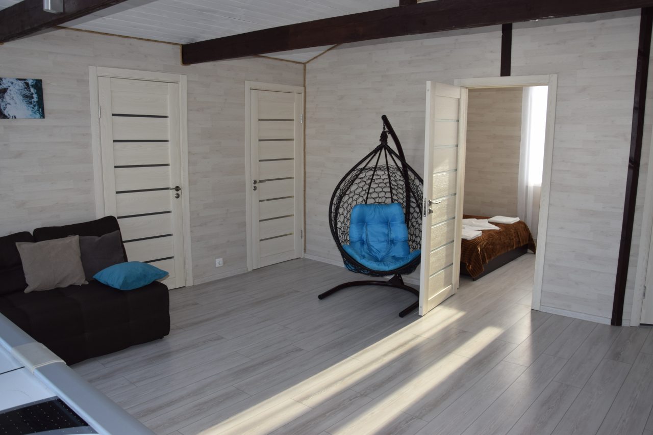 Четырнадцатиместный (Маверик Дом 2 в Шерегеше с баней и чаном), Гостевой дом Маверик