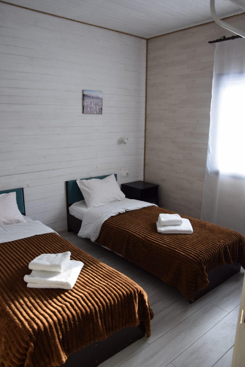 Четырнадцатиместный (Маверик Дом 2 в Шерегеше с баней и чаном), Гостевой дом Маверик