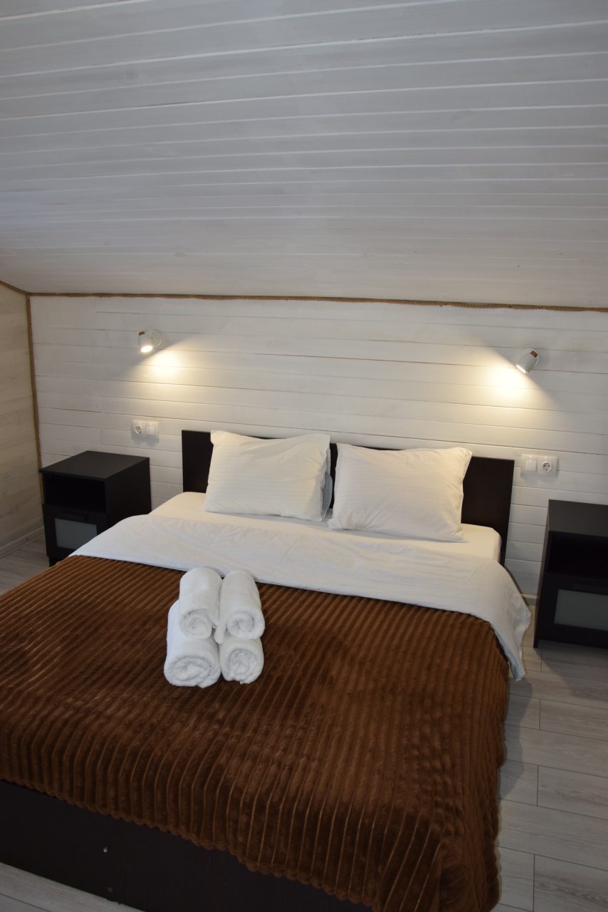 Четырнадцатиместный (Маверик Дом 2 в Шерегеше с баней и чаном), Гостевой дом Маверик