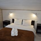 Четырнадцатиместный (Маверик Дом 2 в Шерегеше с баней и чаном), Гостевой дом Маверик