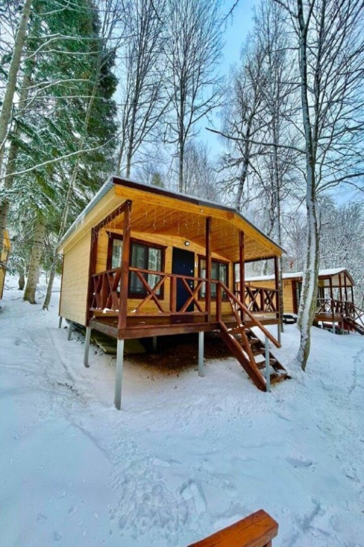 Коттедж (Пятиместный), База отдыха Счастливые Люди