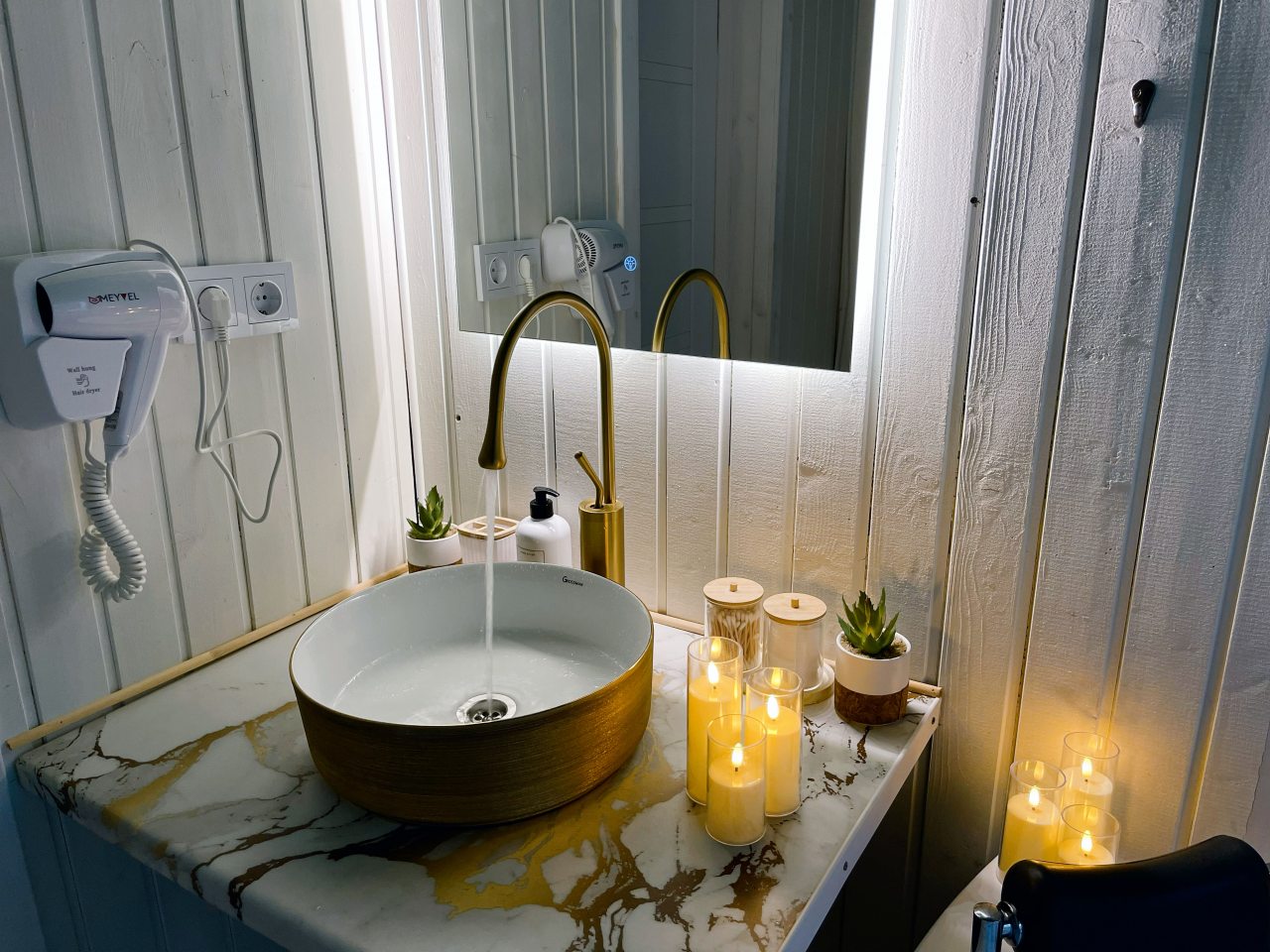 Номер (С джакузи Могучая ель), База отдыха ALDI-Karelia