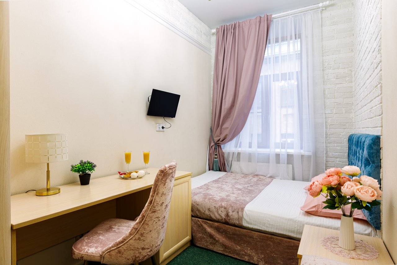 Блэкаут шторы, парковка во дворе,телевизор