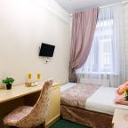 Блэкаут шторы, парковка во дворе,телевизор