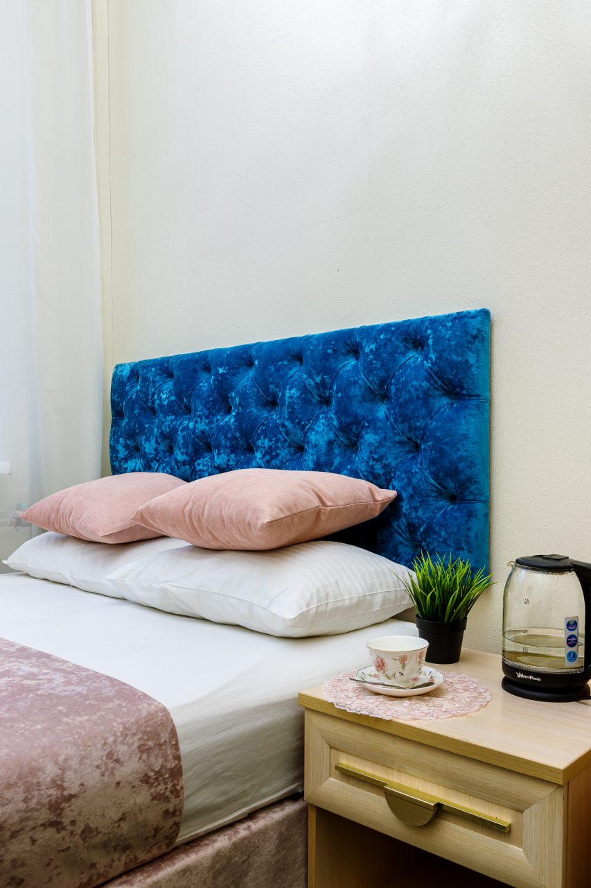 Парковка во дворе, отчет.док, удобства в номере,вай фай