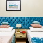 Парковка, семейный, можно на 6 чел,вай фай, удобства в номер