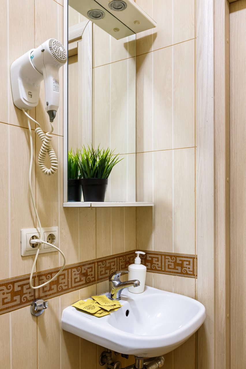 Удобства в номере, 3 кровати, парковка,вай фай, кухня общая