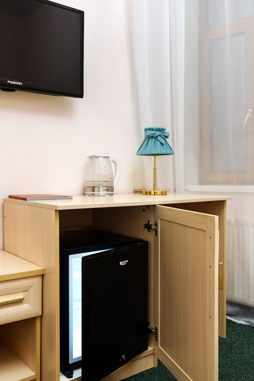 Кровать 190ш, парковка во дворе, вай фай, удобства в номере