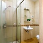 Кровать 190ш, парковка во дворе, вай фай, удобства в номере