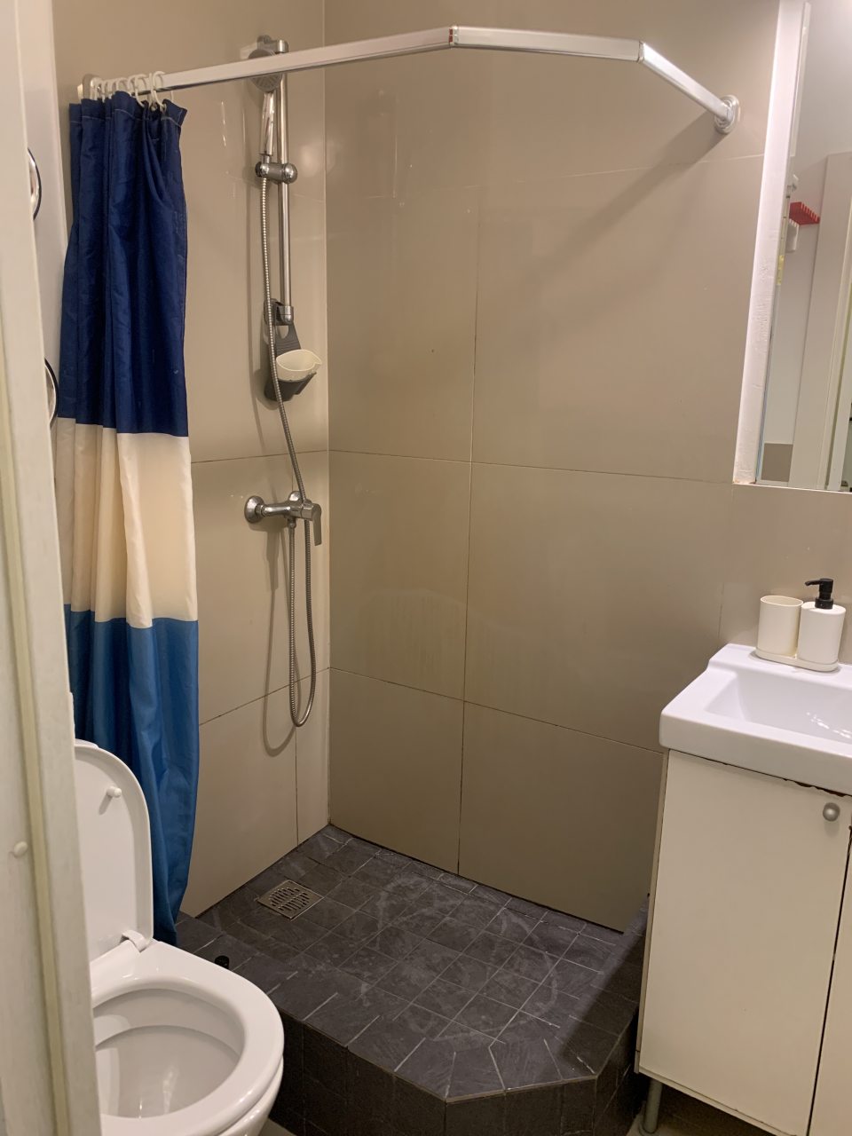 Парковка , вай фай, удобства в номере