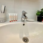 Апартаменты (Двухкомнатная квартира на Литовском валу), Апартаменты На Литовском валу