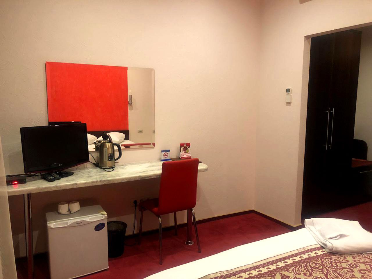 Двухместный (Standart room) отеля Jeppesen Residence Hotel, Алматы