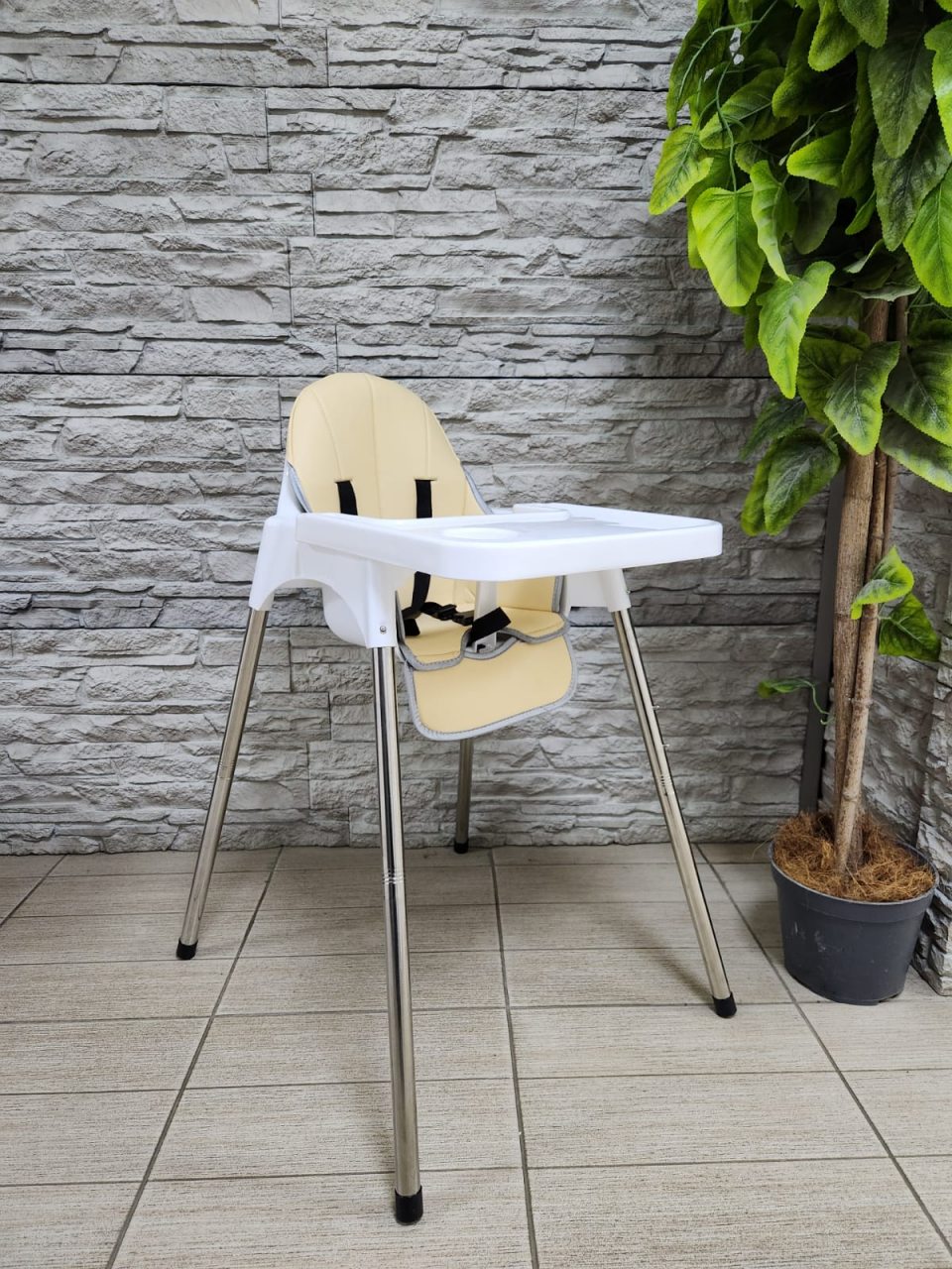 Детский стульчик для кормления - предоставляется по запросу