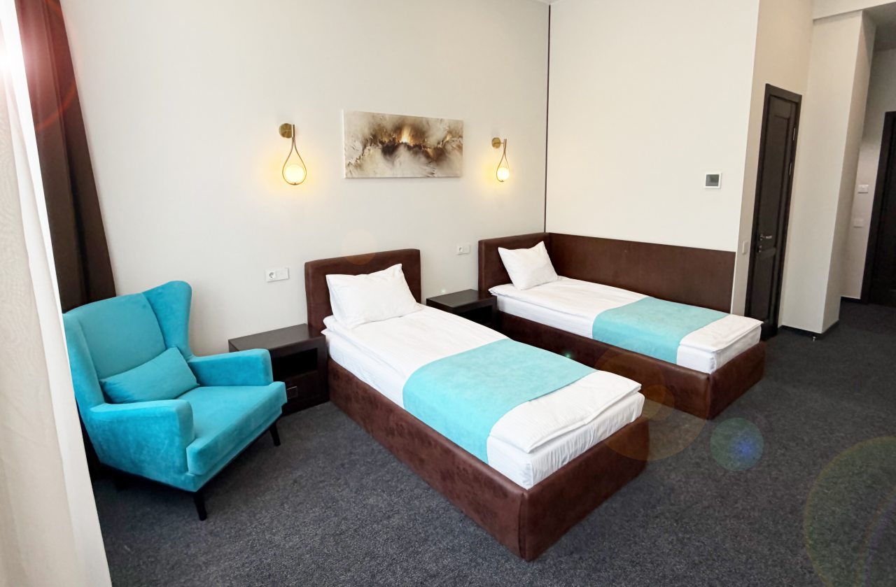 Номер с двумя раздельными кроватями. Размер кроватей 90*200