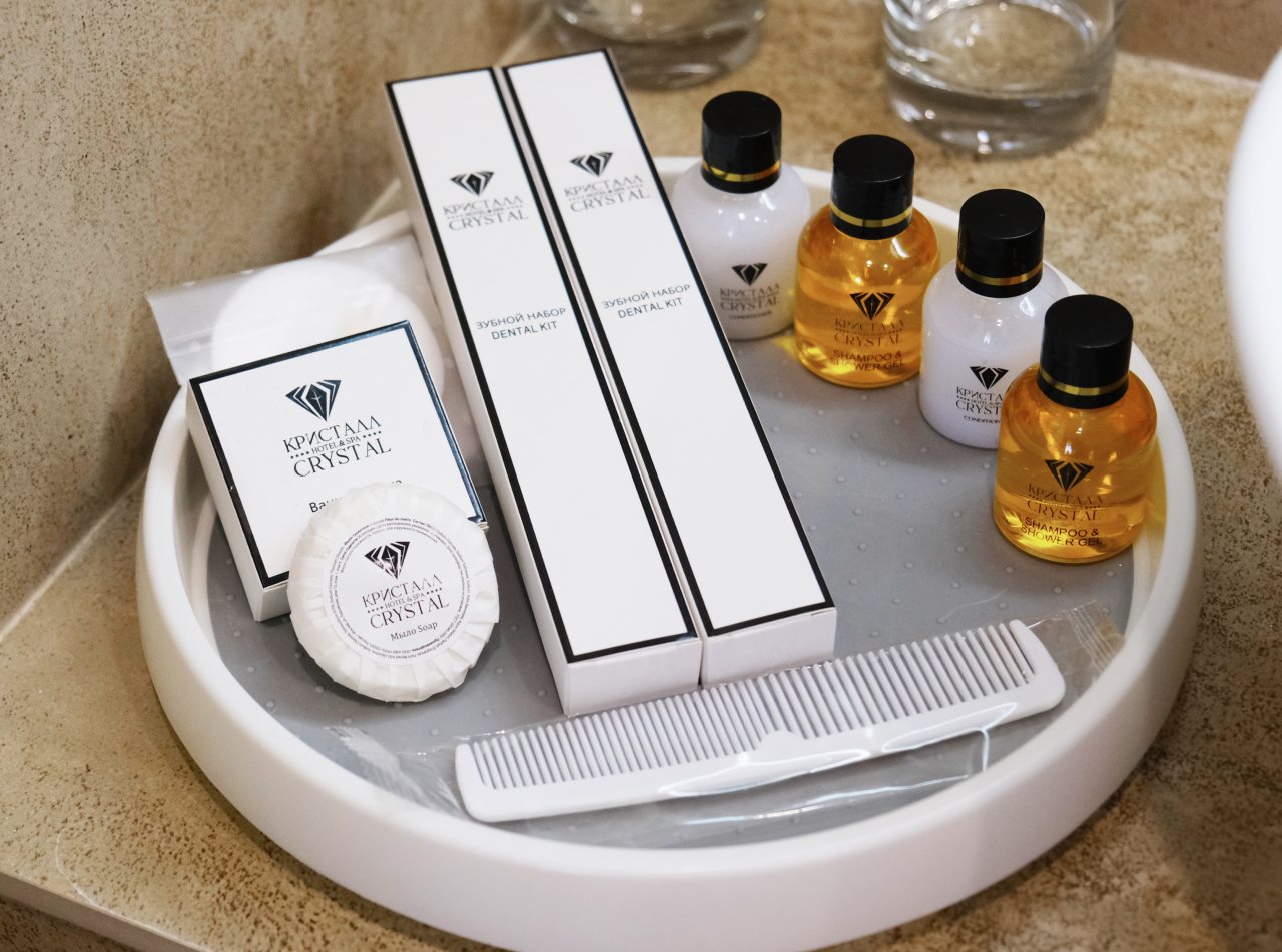 Гель/шампунь, кондиционер для волос, зубной набор,