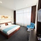 Номер площадью 32 кв м, размер кровати 180*200 см