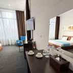 Полное панорамное окно с прекрасным видом.