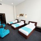 Трехместный (Двухкомнатный семейный Люкс с тремя отдельными кроватями), Отель Кристалл