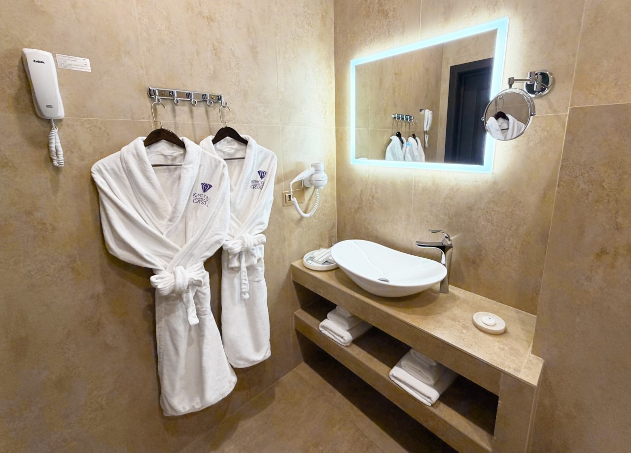 Люкс (Панорама Черная жемчужина), Отель Кристалл