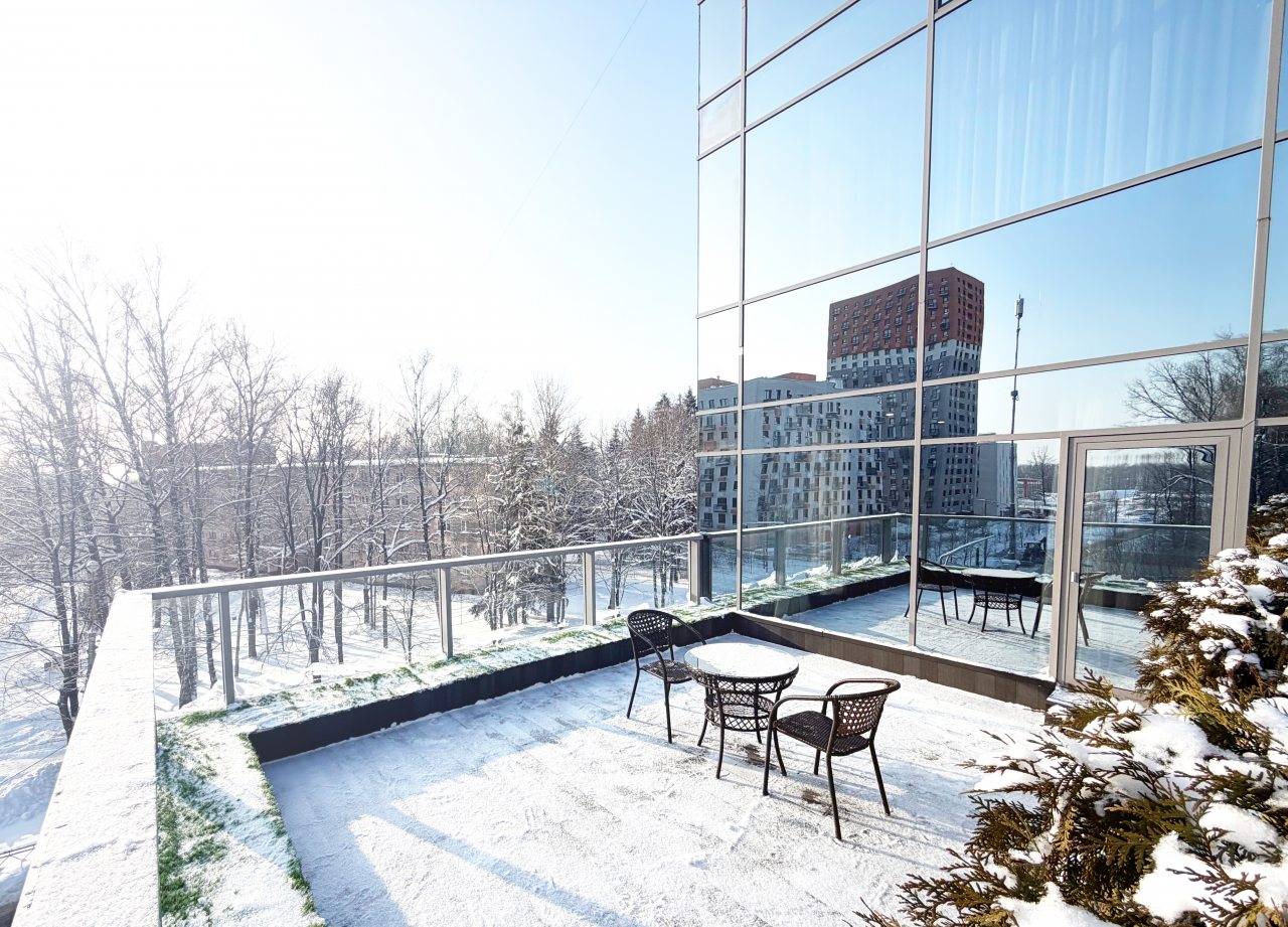 De Luxe (Веранда), Отель Кристалл