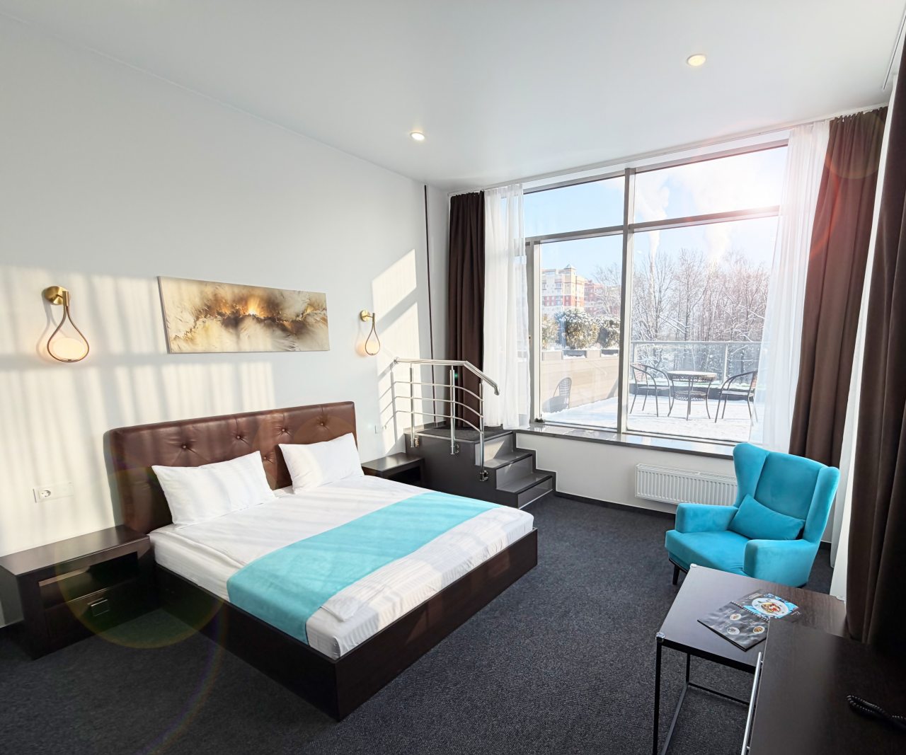 De Luxe (Веранда), Отель Кристалл