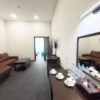 Люкс (Двухкомнатный семейный Люкс двуспальная + одна односпальная кровати), Отель Кристалл