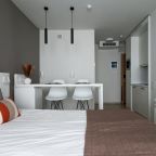 Апартаменты (МyНomеYourНоmе на Caловa 61), Апартаменты Myhome Yourhome на Салова 61