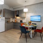 Квартира (Евродвушка с видом во двор), Дизайнерские апартаменты у реки