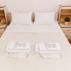 Двуспальная кровать