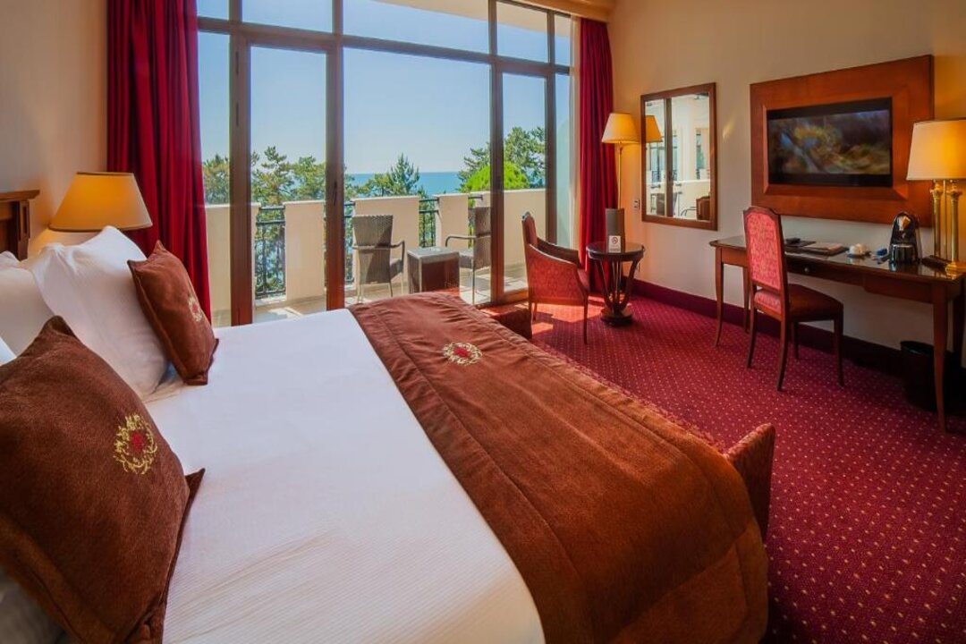 Двухместный (Двухместный номер Делюкс с 1 кроватью и видом на сад) отеля Джорджия Палас Отель & СПА, Кобулети