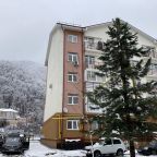 Пятиместный (Спальня + кухня-гостиная 1 этаж), Апартаменты Golden Holiday