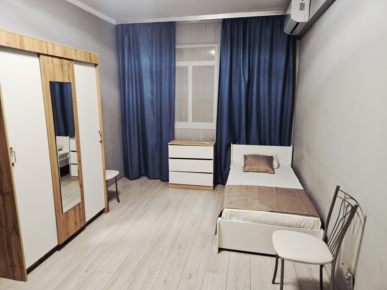 Апартаменты (Спальня+ кухня-гостиная  - 2 этаж), Апартаменты Golden Holiday