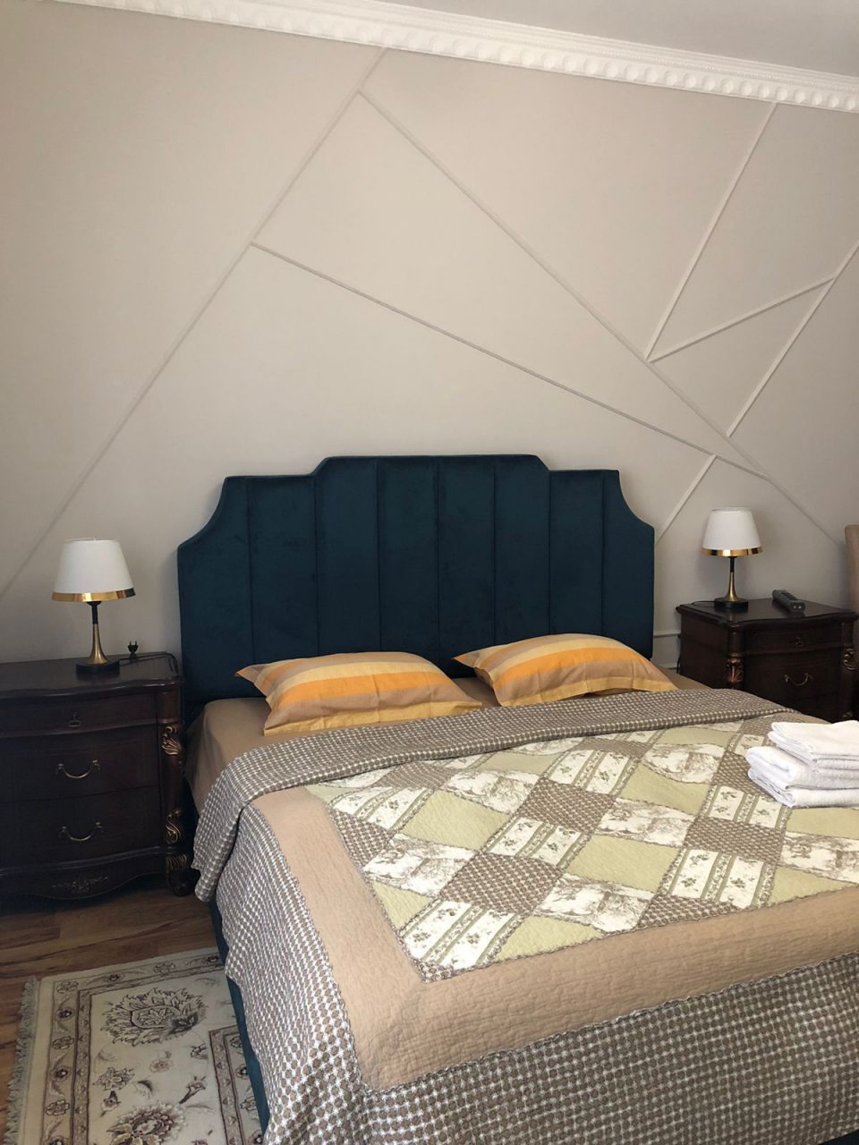Трехместный (Трёхместная улучшенная комната с двуспальной и односпальной кроватями) гостевого дома Edem, Махачкала