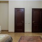 Трехместный (Улучшенная комната с двуспальной и односпальной кроватями), Гостевой дом Edem
