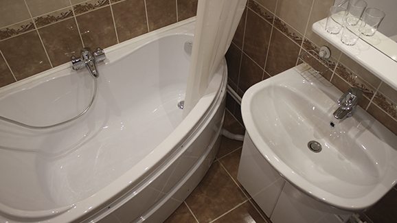 Собственная ванная комната, Мини-отель Уют