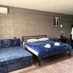 Трёхместный и более (Трехместный с балконом), Отель Hotel Loft