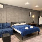Трёхместный и более (Трехместный с балконом), Отель Hotel Loft
