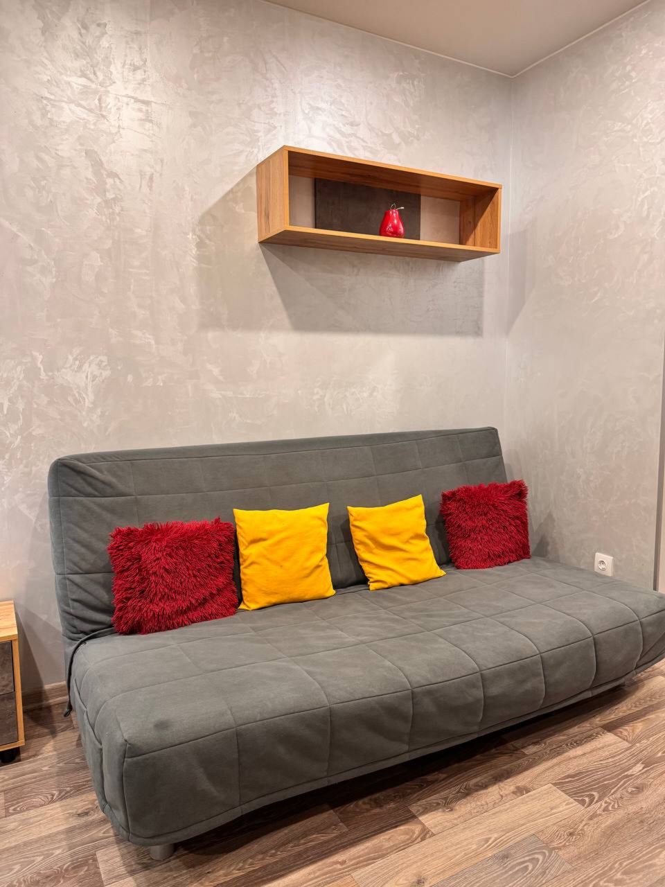 Квартира (Дизайнерская студия в элитном ЖК 