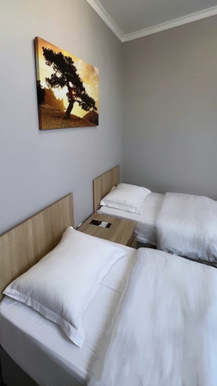 Двухместный (Двухместный номер с раздельными кроватями (6 номер)) мини-отеля Руссо Туристо, Дербент
