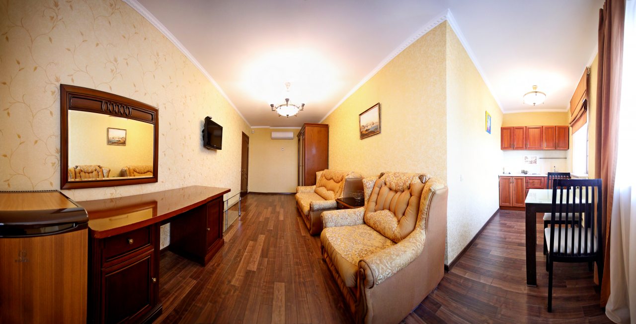 Семейный (Люкс улучшенный № 301) гостиницы Раffинад, Евпатория