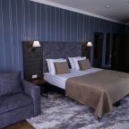 Двухместный (Престиж с двуспальной кроватью и панорамным видом на озеро), Мини-отель Villa Natali