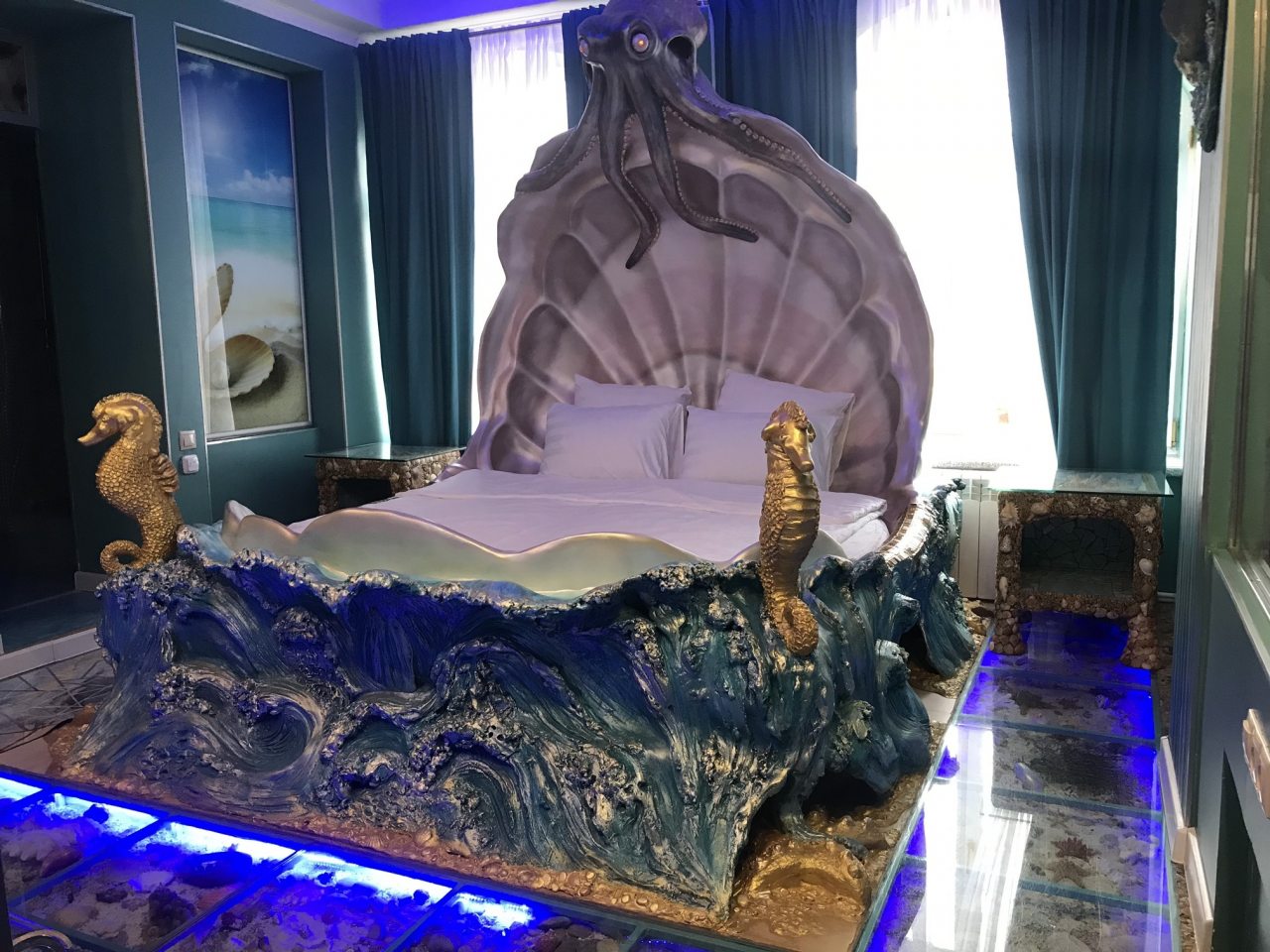 Полулюкс (Голубая лагуна) мини-отеля Времена года, Домодедово