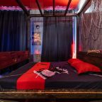 Двухместный (Red room), Гостиница Сова