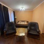 Люкс, Гостиница Золотая гора