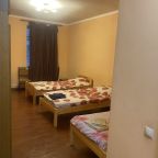 Четырехместный, Гостиница Золотая гора