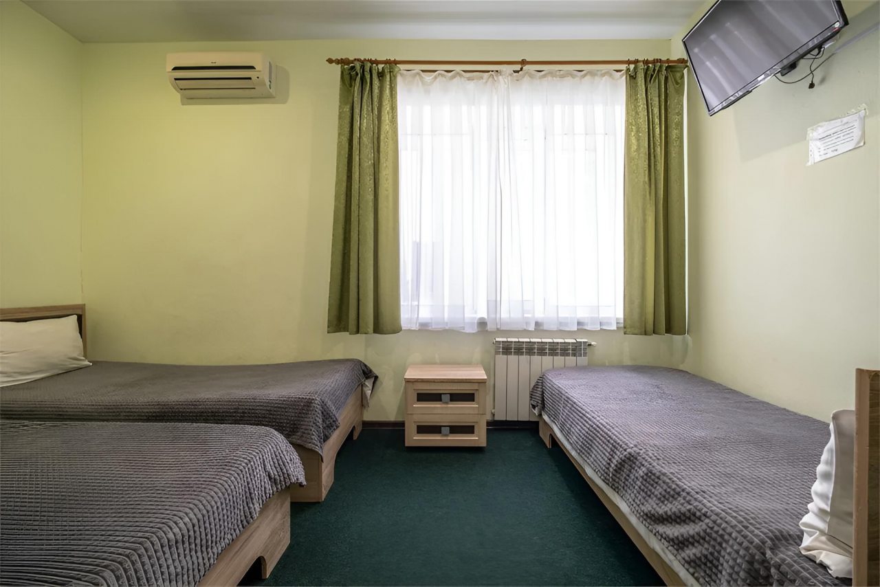 Трёхместный и более (Трехместный), Отель Лайм