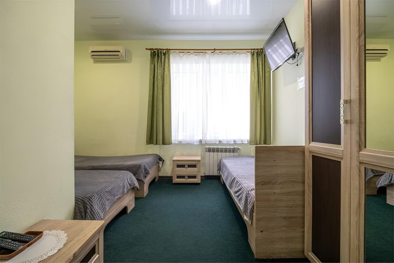 Трёхместный и более (Трехместный), Отель Лайм