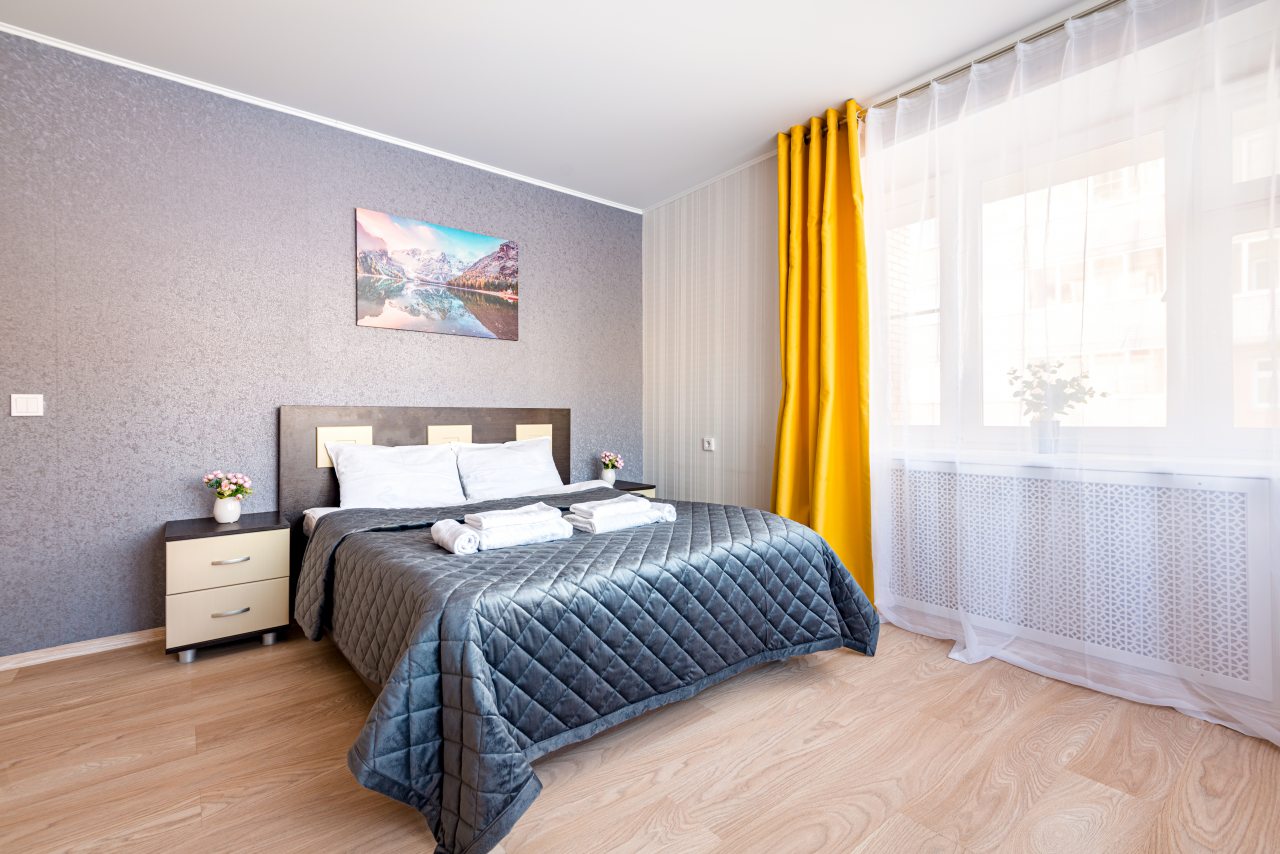 Двуспальная кровать